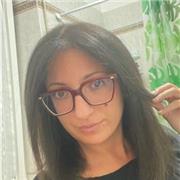 Laureata in lettere e pedagogia, insegnante di lettere e sostegno, impartisce lezioni private delle materie umanistiche